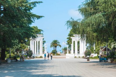 Güzel mimarisi olan şehir manzarası. Batumi 'de Avrupa meydanı.