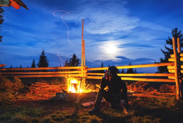 Evening Ukrainian Carpathians Tents Glowing Lawn Background Sunset Camping Mountains — Stock Photo, Image
