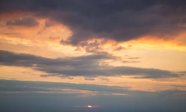 Matahari Terbenam Yang Indah Pada Badai Dramatis Langit Merah 2021 — Stok Foto