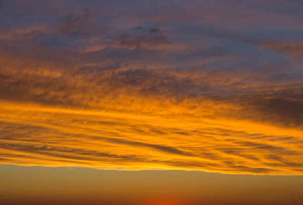 Schöner Sonnenuntergang Dramatisch Stürmischen Roten Himmel 2021 — Stockfoto