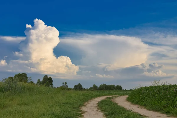 Beautiful White Clouds Green Field 2021 — Stock Photo, Image