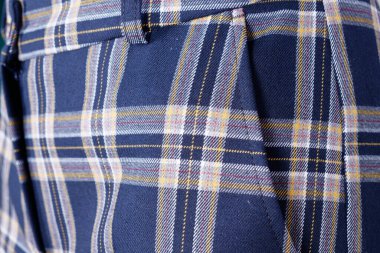 Üç adet 2021 'li kadın pantolon giysisi.