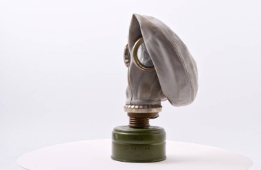 Beyaz arka planda birleşik silah maskesi 3d 360 2021