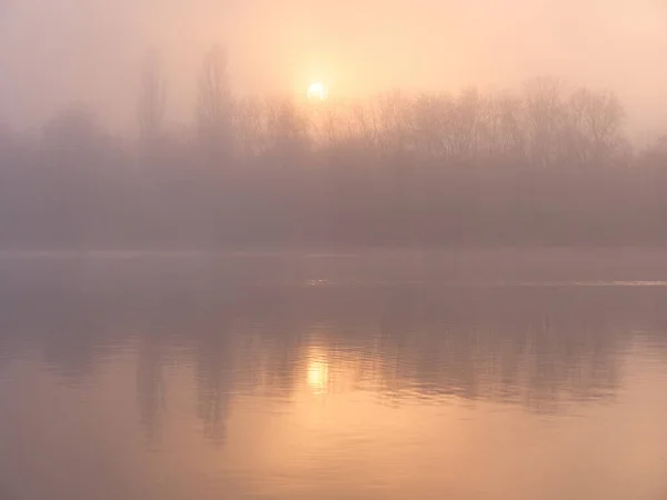 Nebel Über Dem Fluss Bei Sonnenuntergang November 2021 — Stockfoto