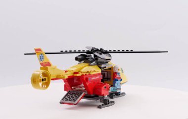 GOMEL, BELARUS - 13 Aralık 2021: Lego Kurtarma Helikopteri 2021