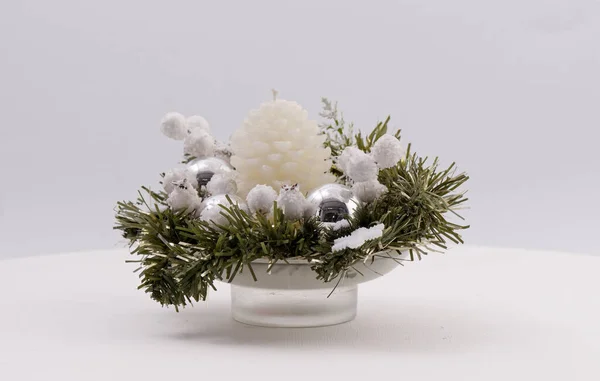Vase mit Kerze weihnachtliche Tischdekoration — Stockfoto