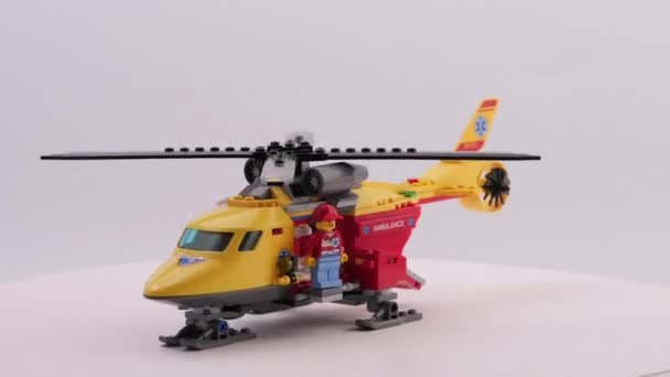 Gomel Belarus December 2021 Helikopter Penyelamat Lego 2021 — Stok Video