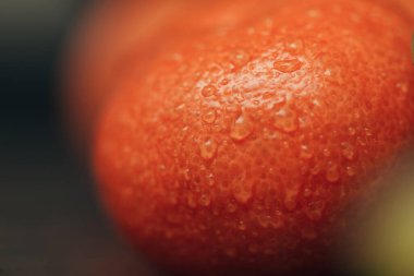 Portakallar Kabuktaki Su Damlacıklarıyla Yakın plan