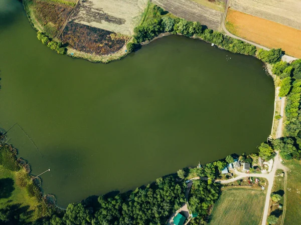 Luftfoto Over Stor sø I nærheden af Landbrugsmarkerne. Royaltyfrie stock-fotos