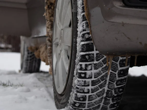 Dirty Snow Fenders Car — Foto Stock