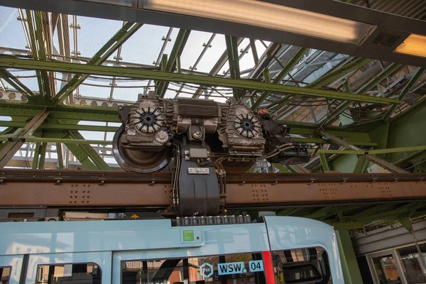Wuppertal Αναστολή Σιδηροδρομικό Τρένο Στη Γερμανία Μοναδικό Ηλεκτρικό Σύστημα Μονοτροχιών — Φωτογραφία Αρχείου