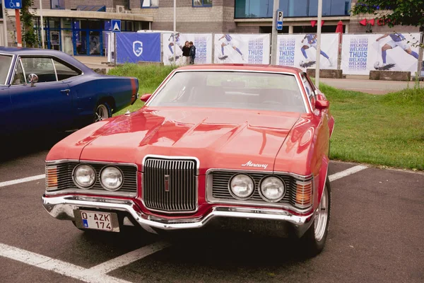 Genk Belgium 2021年8月18日 ルミナスアリーナでの古典的な夏の出会いGenk Red Ford Mercury Cougar 1968 高品質の写真 — ストック写真