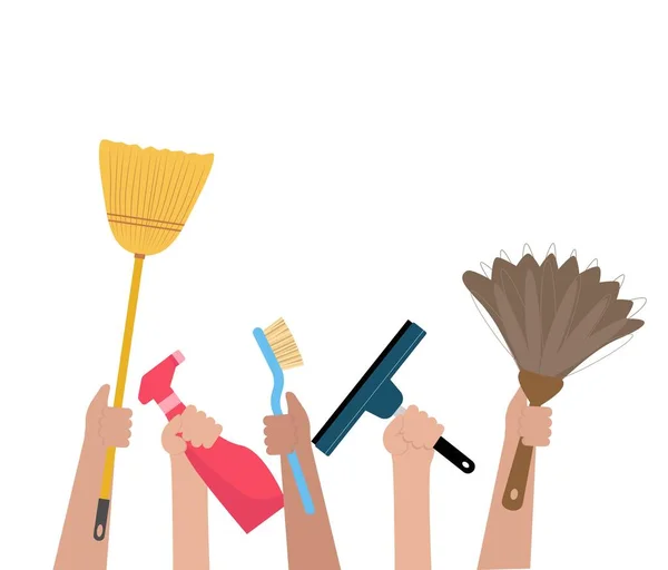  Eller temizlik için eşyaları tutuyor. Fırça, süpürge, sprey tabanca, pencere temizleyici.