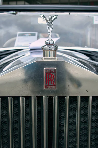 Classic Fest 2022 'de Rolce Royce' un klasik klasik klasik araba ve araçları Galway, İrlanda 'da düzenlenen festivalde çekilmiş yakın çekim veya frnt tarafı. 