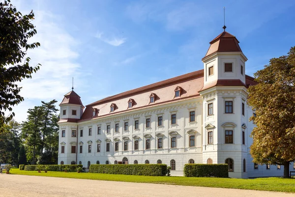 Castillo Parque Holesov Moravia República Checa — Foto de Stock