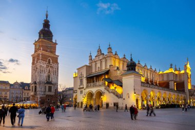 Sukiennice Kulesi ve Krakow 'daki belediye kulesi (UNESCO), Polonya