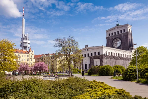 Wieża Telewizyjna Zizkov Kościół Najświętszego Serca Pana Naszego Plac Jiri — Zdjęcie stockowe