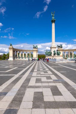 Kahramanlar Meydanı 'ndaki Milenyum Anıtı, Budapeşte, Macaristan, Avrupa - en çok ziyaret edilen yerlerden biri