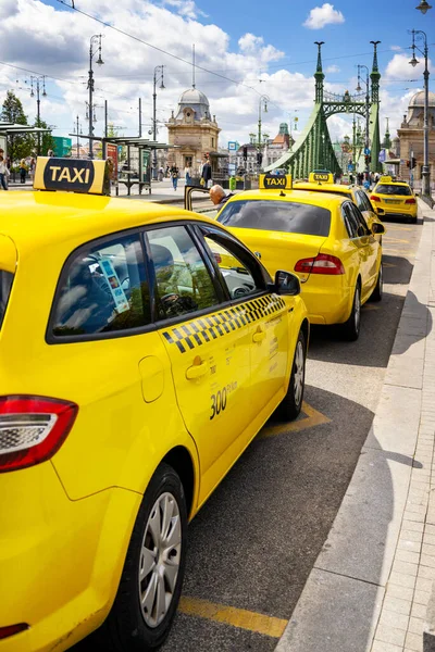 Taxi Stánek Blízkosti Mostu Svobody Nebo Mostu Svobody Budapešť Maďarsko — Stock fotografie