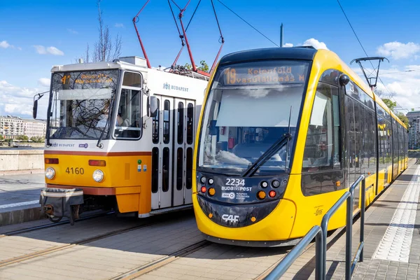Öffentliche Verkehrsmittel Gelbe Straßenbahnen Budapest Ungarn Europa — Stockfoto