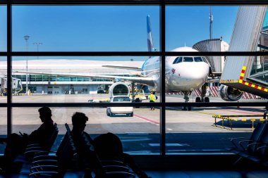 PRAG, CZECH Cumhuriyet - 24 Nisan 2022: Vaclav Havel Uluslararası Havalimanı, Ruzyne, Prag, Çek Cumhuriyeti