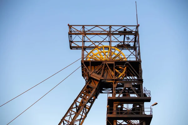 Ascensore Del Pozzo Dell Argano Nella Miniera Carbone Nero Miniera — Foto Stock