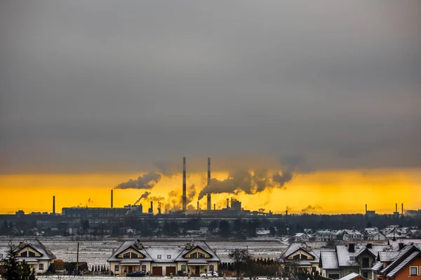 Panorama Una Planta Acero Sobre Fondo Del Cielo Anaranjado Chimeneas —  Fotos de Stock