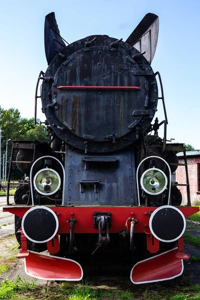 Una Locomotiva Vapore Piedi Fuori Dallo Storico Capannone Delle Locomotive — Foto Stock
