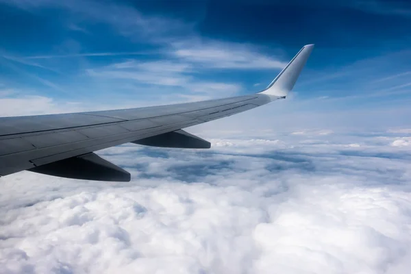 Utsikt Från Flygplansfönstret Till Vingen Foto Tagen När Flyger Ovanför — Stockfoto