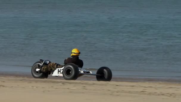 Kitebuggy Kör Längs Havet Stranden Brouwersdam Slow Motion Nederländerna — Stockvideo