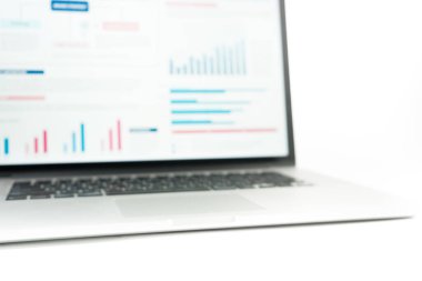 Laptop ekranında gösterilen istatistik çizelgeleri bulanık, Finansal grafik, İş Analizi kavramı