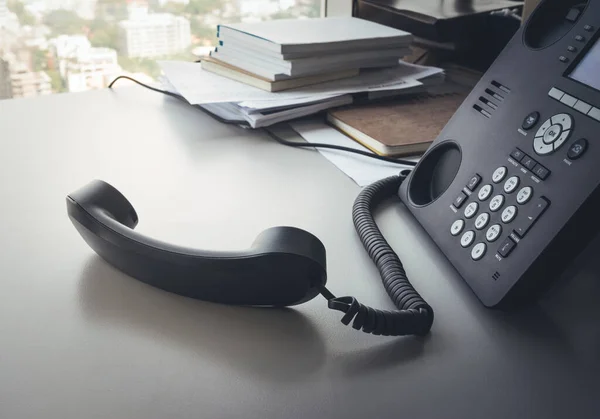 Τηλέφωνο Στο Γραφείο Για Την Έννοια Της Επικοινωνίας — Φωτογραφία Αρχείου