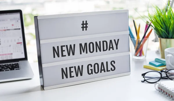 New Monday New Goals Text Light Box Desk Business Motivation — Stockfoto