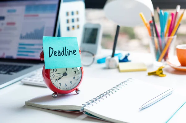 Deadline Work Concepts Text Alarm Clock Desk Motivation Management — Stockfoto