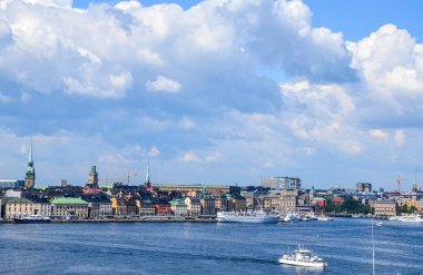 Old Town Gamla Stan 'de yaz günü şehir manzarası manzarası. Stockholm, İsveç. 