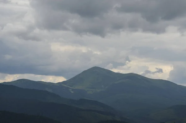 Malerische Gebirgslandschaft Der Karpaten Blick Auf Den Chornohora Kamm Mit — Stockfoto