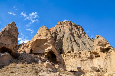Türkiye 'nin Kapadokya bölgesindeki Ihlara vadisinde dağlara oyulmuş antik Selime kaya manastırının mağaraları