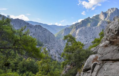Meşhur turist yolu Likya Yolu 'nun yüksek Taurus dağlarına bakın. Türkiye 'de Lycian Turizm Yolu