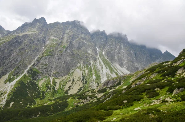 Mountain Landscape High Mountains Low Clouds Nature High Tatras Mountains — Stock Photo, Image