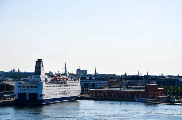 Stockholm Sweden Липня 2014 Великий Білий Круїзний Лайнер Стоїть Пірсі — стокове фото