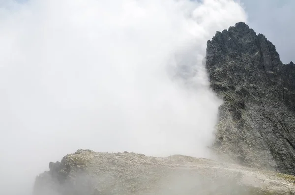 Paysage Hautes Montagnes Verdoyantes Ciel Avec Nuages Hautes Tatras Slovaquie — Photo