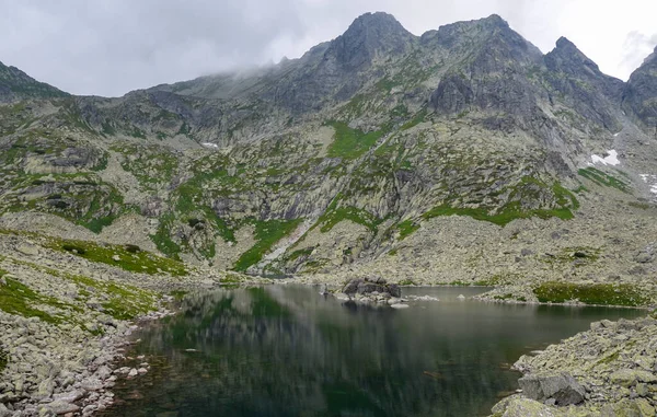 Slovakya Nın Yüksek Tatras Dağlarında Rysy Tepesi Yakınlarında Yer Alan — Stok fotoğraf