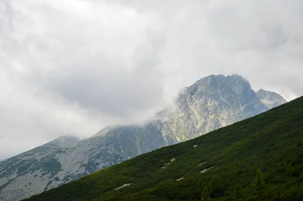 Skalnatá Krajina Nádherným Pohořím Vysokými Štíty Vysokých Tatrách Slovensku — Stock fotografie