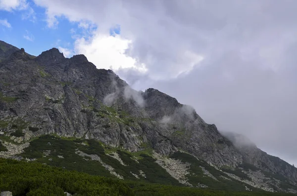 Slovakya Daki Ulusal Park Lisesi Tatraları Nda Yüksek Tepeleri Olan — Stok fotoğraf