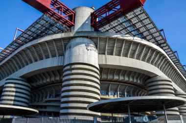 MILAN, ITALY - 25 Haziran 2017: San Siro yaygın olarak Stadio Giuseppe Meazza olarak bilinen futbol stadyumudur. 