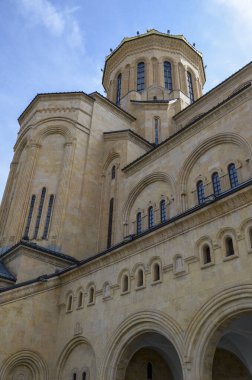 Sameba olarak da bilinen Tiflis Kutsal Üçlü Katedrali, Gürcistan Ortodoks Kilisesi 'nin ana katedralidir. Tiflis, Gürcistan.