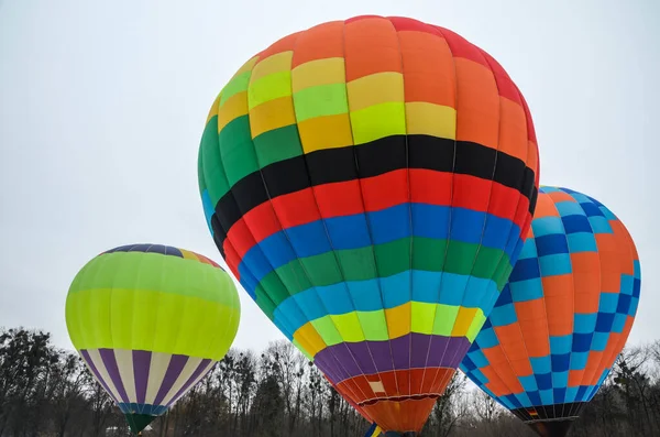 Kleurrijke Hete Lucht Ballonnen Vliegen Lucht Het Festival Luchtvaart Avontuur — Stockfoto
