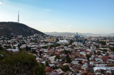 Narikala kalesinden Gürcistan 'ın başkenti Tiflis' in güzel manzarası