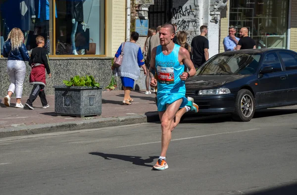 Kyiv Ucrania Mayo 2021 Corredores Maratón Participan Concurso Anual Organizado —  Fotos de Stock