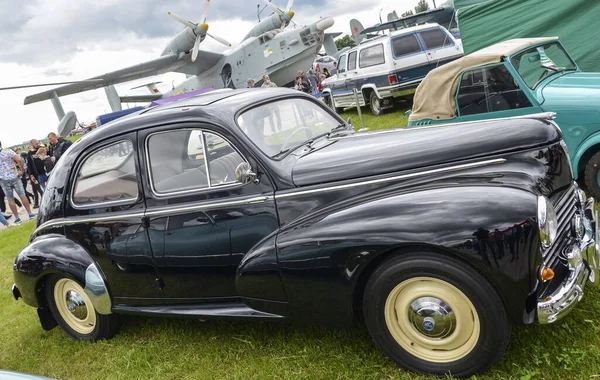 Kyiv Ucrania Mayo 2021 Festival Coches Antiguos Peugeot 203 1949 — Foto de Stock